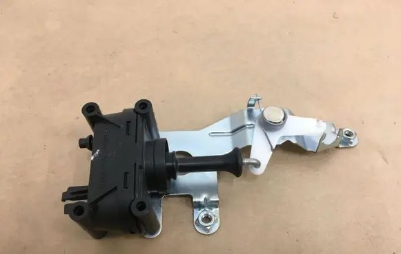 Mercedes-Benz SL R129 Engine mount vacuum valve 400136B