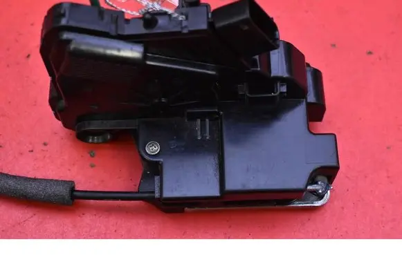 SsangYong Tivoli Rear door lock 7132035001