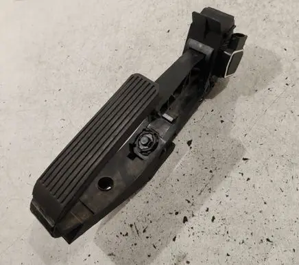 Mercedes-Benz S W221 Accelerator throttle pedal A2203000104