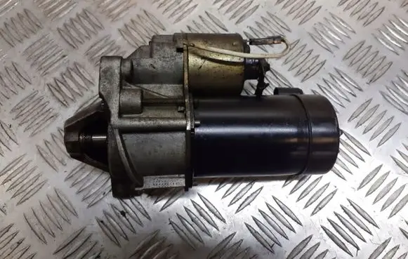 Renault Scenic I Starter motor D6RA133