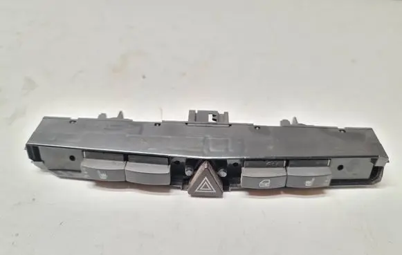 Opel Zafira B Hazard light switch 660331