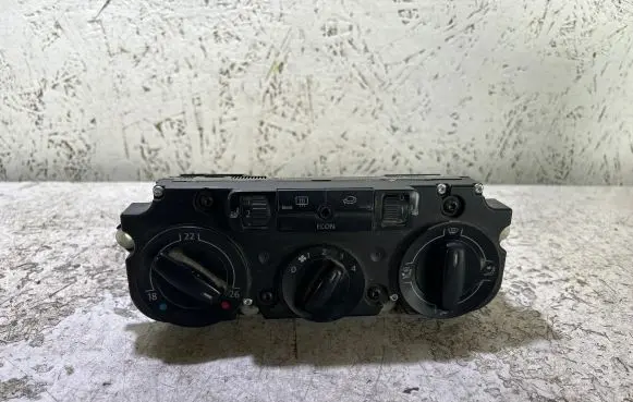 Volkswagen Golf V Climate control unit