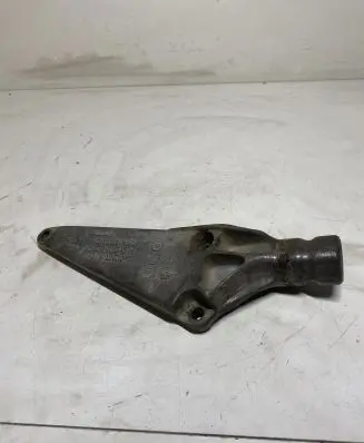 Audi A4 S4 B6 8E 8H Engine mounting bracket 8E0199343H