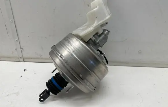 Mercedes-Benz CLA C118 X118 Brake booster A2474300800