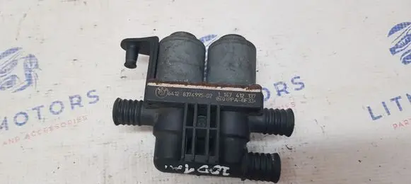 BMW 5 E39 Coolant heater control valve 8374995 64128374995