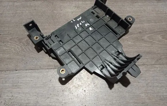 Volvo S80 Engine control unit holder 30729835 6G9N17108A