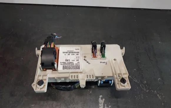 Ford Focus Comfort/convenience module 4M5T-14A073-DF 6M5T14014LKA 4M5T14A073DF