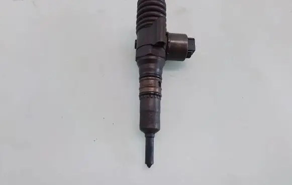 Fuel injector