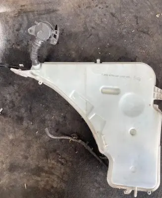 BMW 4 F32 F33 Windshield washer fluid reservoir/tank 7241679