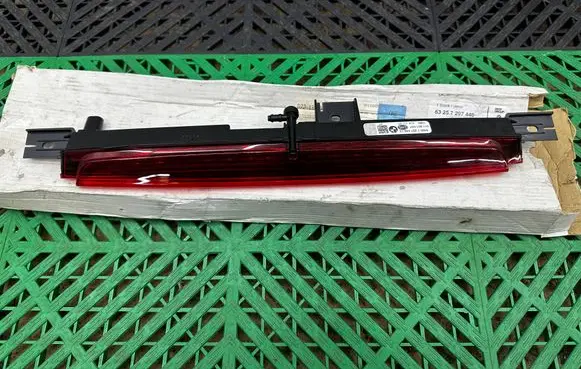 BMW X1 F48 F49 Third/center stoplight 7297446 2DA011851 011851007