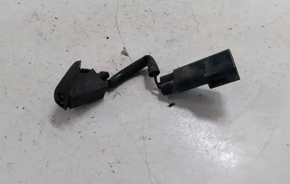 Ford Focus C-MAX Windshield washer spray nozzle XS4117666A