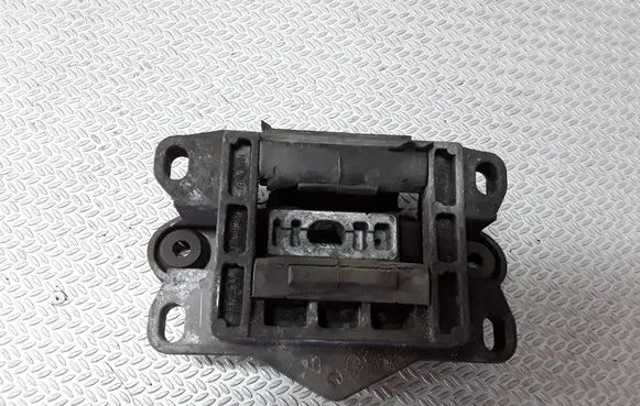 Jaguar X-Type Engine mount bracket 1X437M122