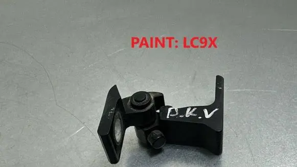 Volkswagen PASSAT B8 Front door upper hinge 8X0831403E 8X4833407A