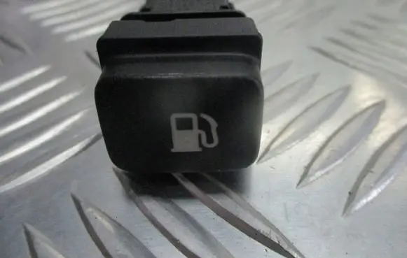 Citroen C4 I Picasso Fuel tank opening switch 