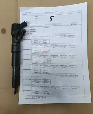 BMW 5 E39 Fuel injector 0445110047