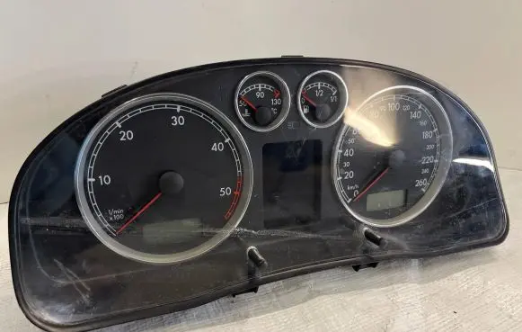 Volkswagen PASSAT B5.5 Speedometer (instrument cluster) 3B0920847A VWZ7Z0A4207476 120901101913