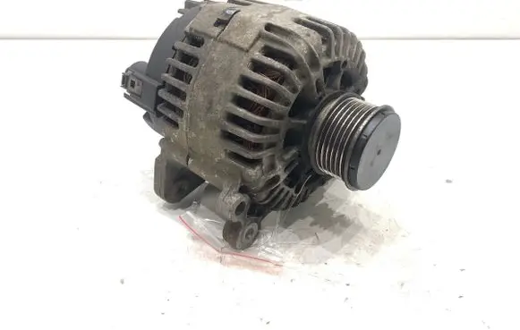 Volkswagen Tiguan Generator/alternator 06F903023C