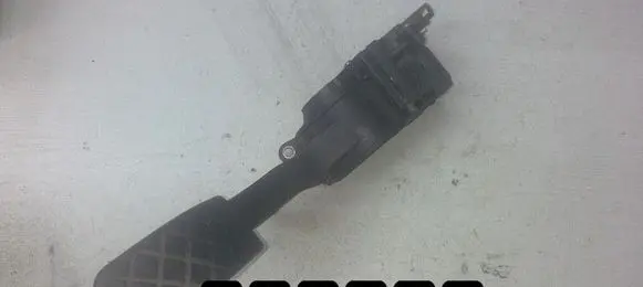 Volkswagen Polo IV 9N3 Accelerator throttle pedal 0280755063