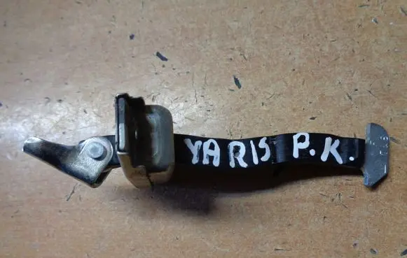 Toyota Yaris Front door soft close latching motor 