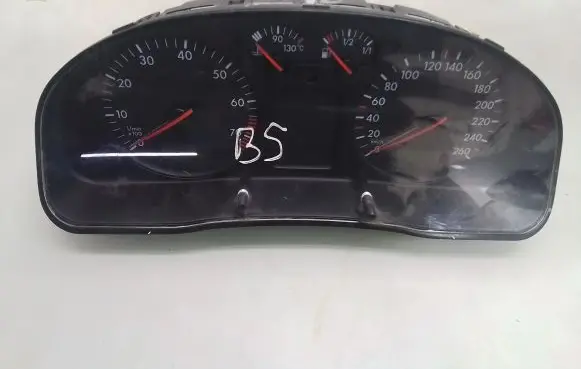 Volkswagen PASSAT B5 Speedometer (instrument cluster)