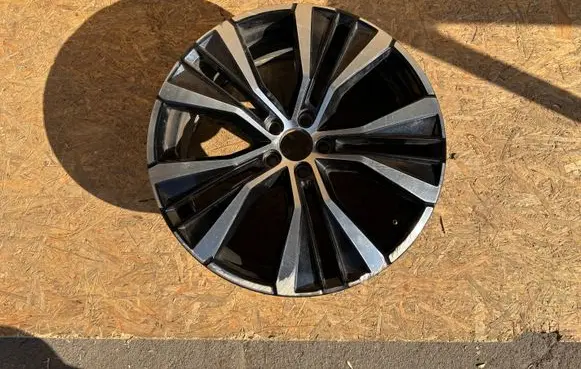 R20 alloy rim