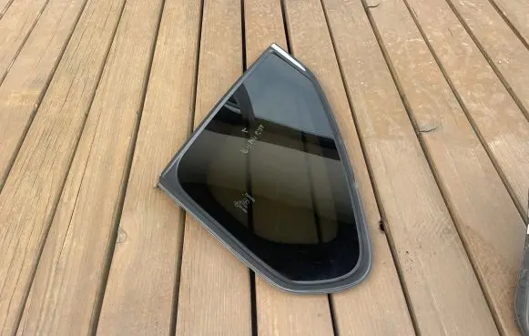 Toyota RAV 4 (XA50) Rear side window NSGM31Q8 43R005844