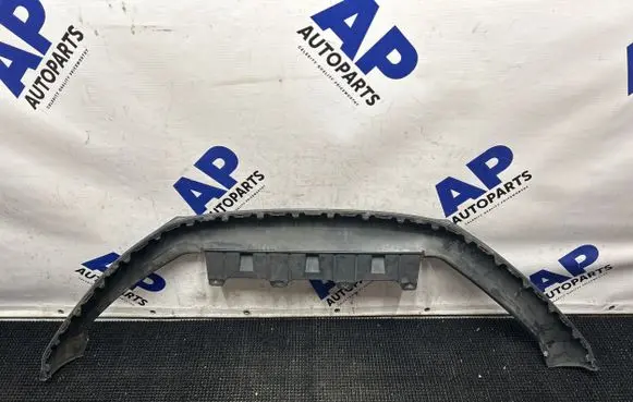 Front bumper lip
