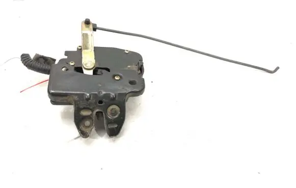 Nissan Altima Tailgate exterior lock 
