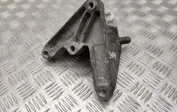 Opel Insignia A Engine mounting bracket