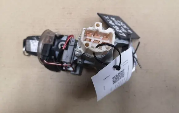 Subaru Legacy Ignition lock 88215AJ000 X1T26982