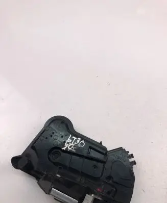 Toyota Camry VIII XV70 Front door lock 6903053130