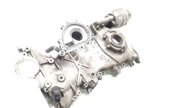 Toyota Auris 150 Timing chain cover 