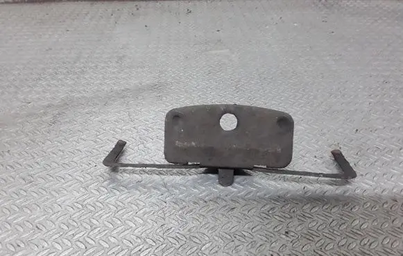 BMW 5 E60 E61 Front brake pad spring 