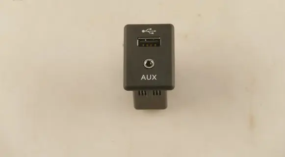 Nissan X-Trail T32 AUX in-socket connector 004824101485 795405004