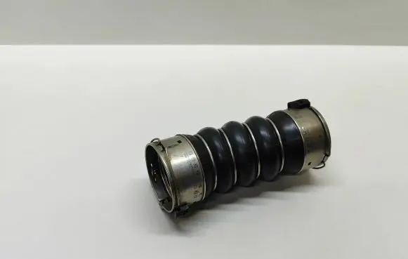 BMW 5 F10 F11 Intercooler hose/pipe 8513451 11279410