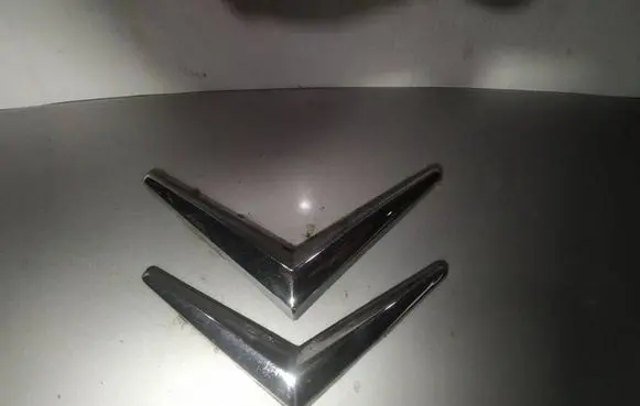 Citroen C3 Pluriel Manufacturer badge logo/emblem 