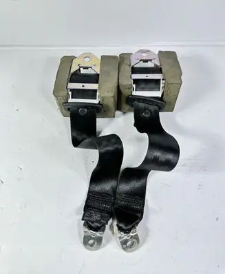 Audi A6 S6 C6 4F Seat belt trim 