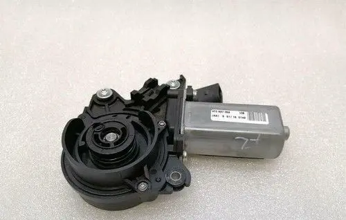 Porsche Panamera (970) Front door soft close latching motor 4F0837059