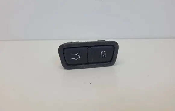 Alfa Romeo Stelvio Tailgate/boot open switch button 156129212