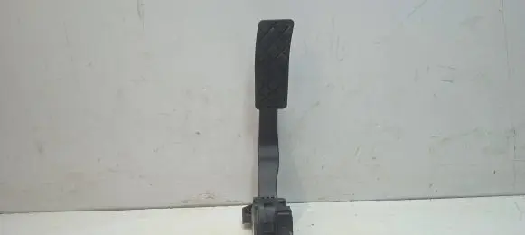 Porsche Macan (95B) Accelerator throttle pedal 8K1723523A