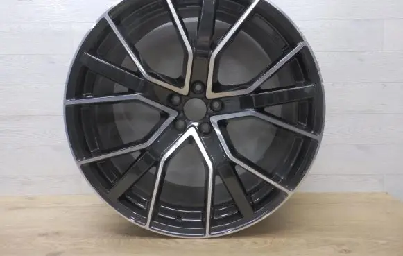 Audi Q8 R22 alloy rim 