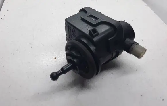 Renault Clio II Headlight level adjustment motor 7700420737 007878