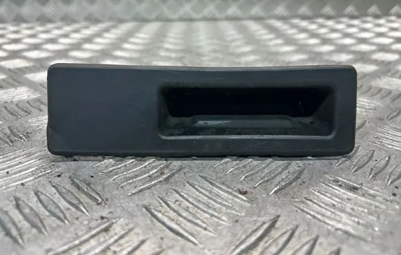 BMW 2 F46 Tailgate/trunk/boot exterior handle 7368752