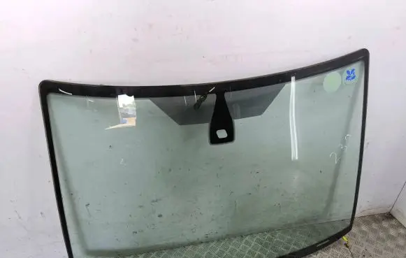 Ford C-MAX I Front windscreen/windshield window 