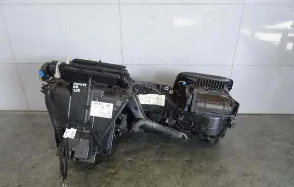 Volkswagen PASSAT B6 Interior heater climate box assembly 3C1820308