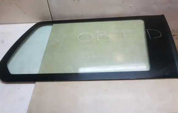 Mitsubishi Pajero Sport I Rear side window