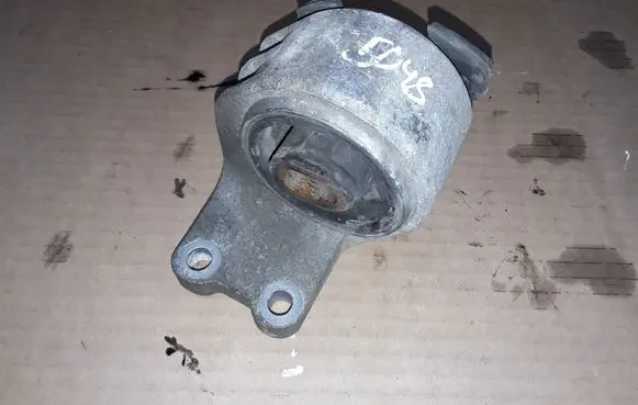 Land Rover Range Rover Sport L320 Engine mount bracket NOCODE
