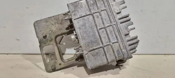 Volkswagen Golf III Engine control unit/module 0261203593