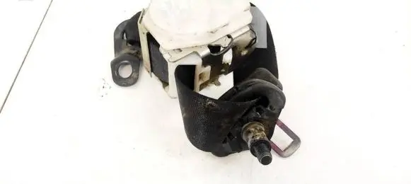 Rear seatbelt