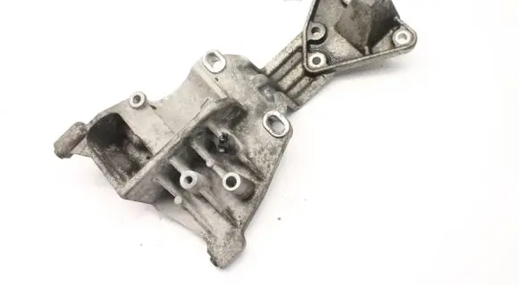 Volvo V40 Generator/alternator bracket 31316826